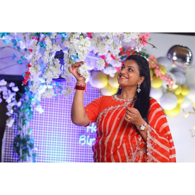 roja selvamani birthday celabration pics hul chul in internet