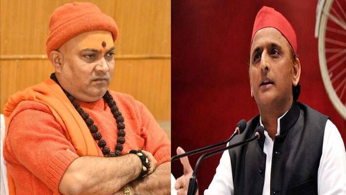 UP Election 2021, Varanasi, akhilesh yadav statement against yogi adityanath,sant samiti jitendranand saraswati warned akhilesh apologize for insulting saints stb UP Election 2021, Varanasi, akhilesh yadav statement against yogi adityanath,sant samiti jitendranand saraswati warned akhilesh apologize for insulting saints stb