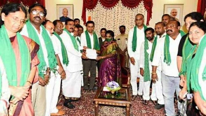 Trs Elected representatives meeting with Governor Tamilisai soundararajan Trs Elected representatives meeting with Governor Tamilisai soundararajan