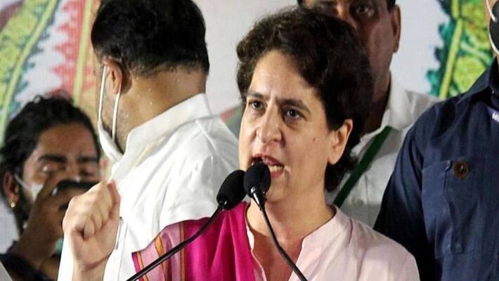 UP Congress again in controversy FIR lodged in Lucknow against 4 including Priyanka personal secretary UP Congress again in controversy FIR lodged in Lucknow against 4 including Priyanka personal secretary