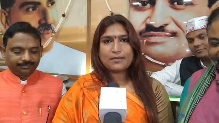 up elcetion 2022, transgender leader sonam curse akhilesh yadav up elcetion 2022, transgender leader sonam curse akhilesh yadav