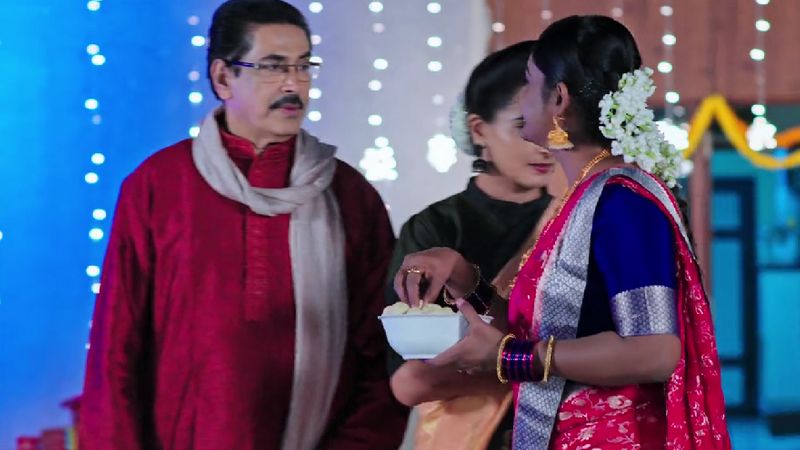 Soundarya and Anand Rao fear that Deepa may decide to commit suicide in todays Karthika deepam serial episode