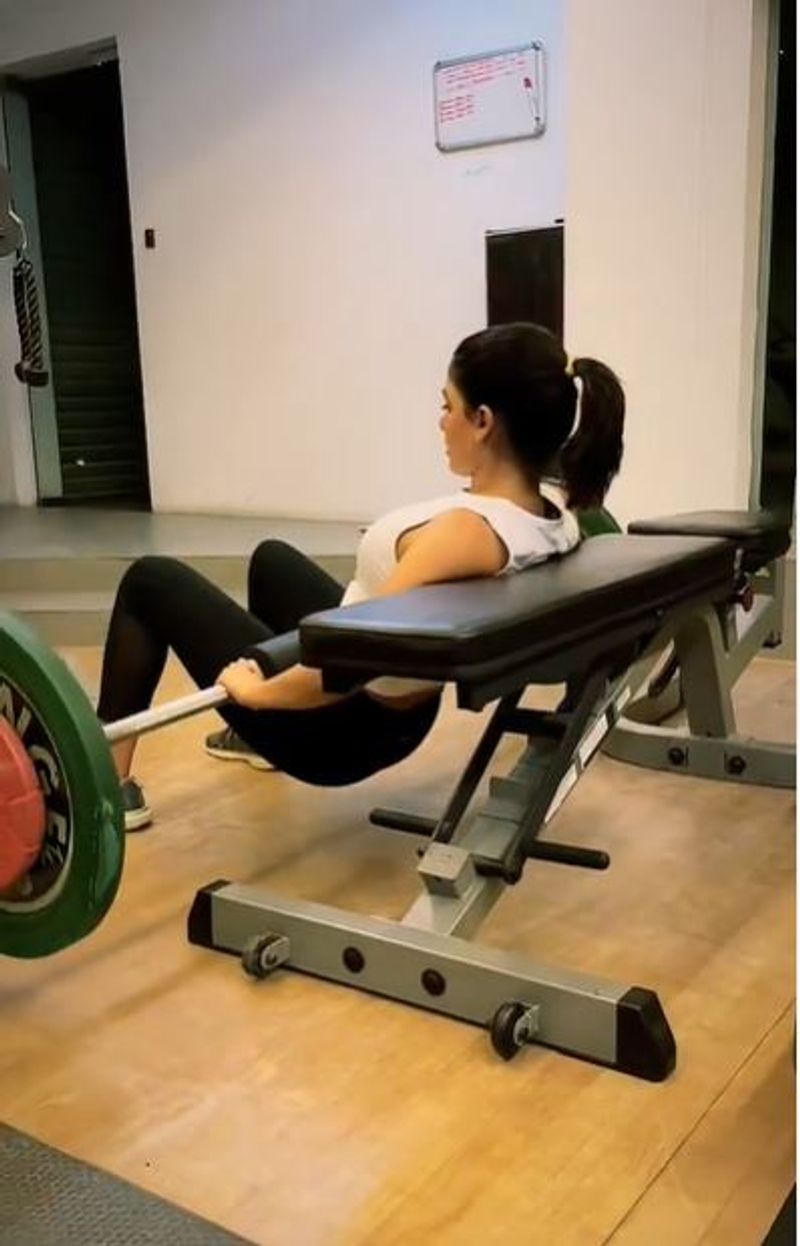 Actress samantha heavy work out still goes to viral in social media