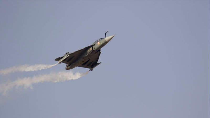 dubai airshow, incredible performance by indian air force fighter planes KPA