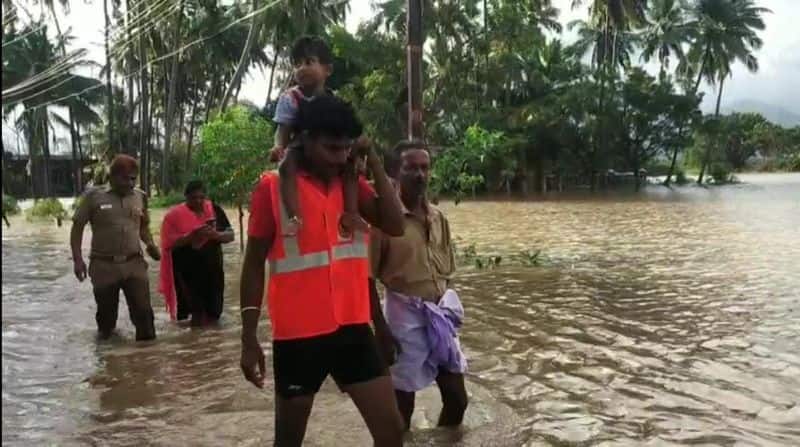 AP Heavy Rain - River Flood overflows 17 th members dead still