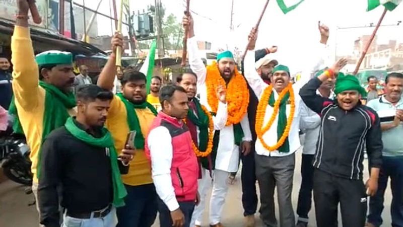 Farm Bills Repealed photos see celebration of farmers dance and joy distributed sweets and Ardas UDT