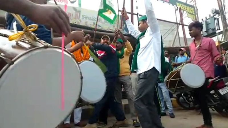 Farm Bills Repealed photos see celebration of farmers dance and joy distributed sweets and Ardas UDT