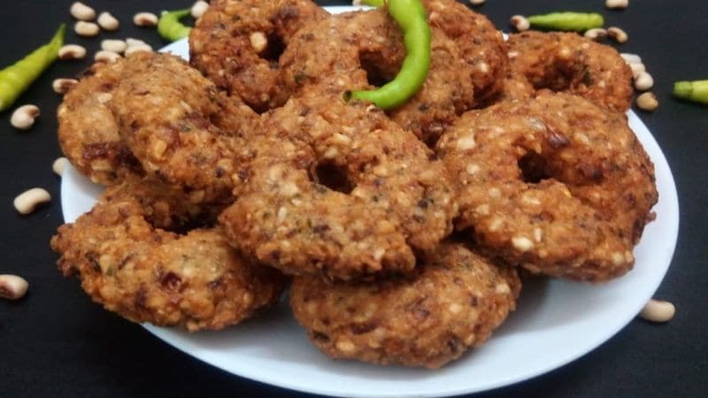 Tasty alasandhal vadalu recipe and preparation full details are here