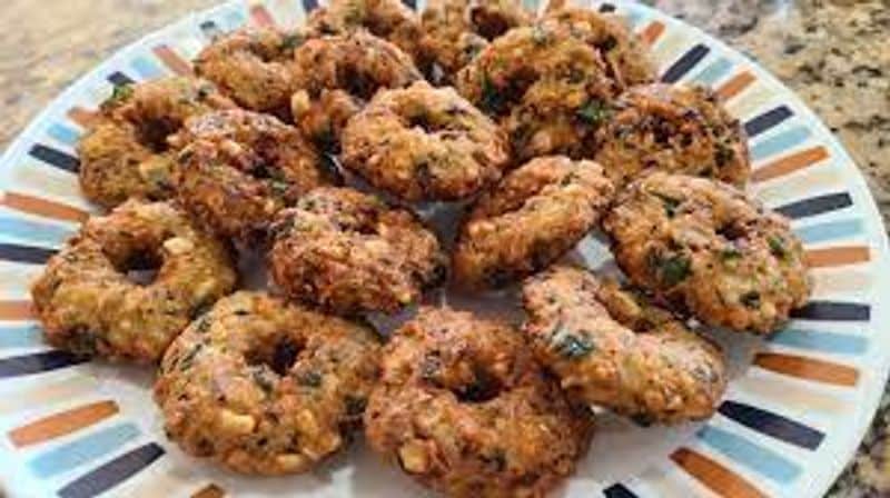 Tasty alasandhal vadalu recipe and preparation full details are here