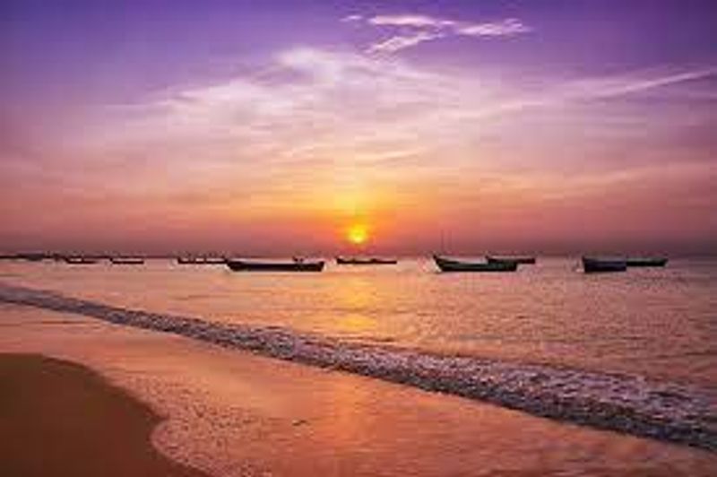 Travellers must visit this beautyfull places at kanyakumari full details are here