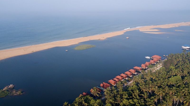 Travellers must visit this beautyfull places at kanyakumari full details are here