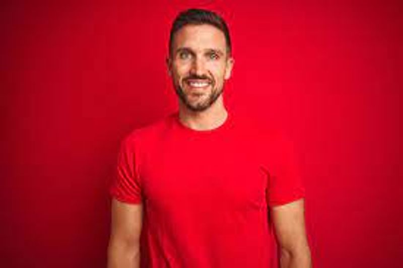 Why womens flat when they see man in red color dress full details are here
