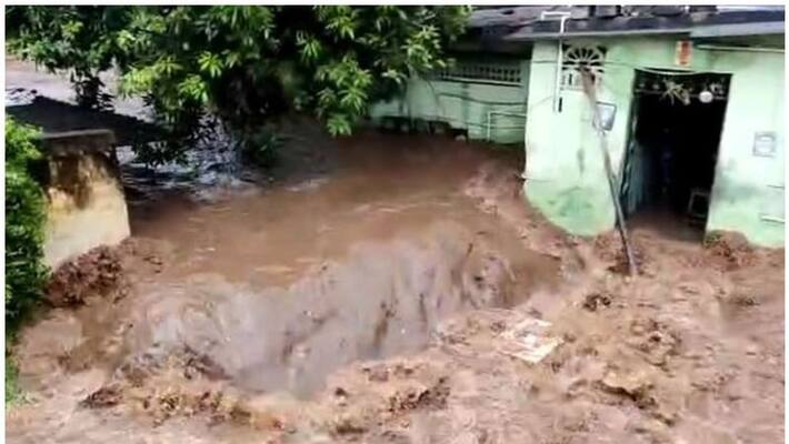 Heavy Rains: Three dead, 30 missing after flash flood in Andhra's Kadapa Heavy Rains: Three dead, 30 missing after flash flood in Andhra's Kadapa