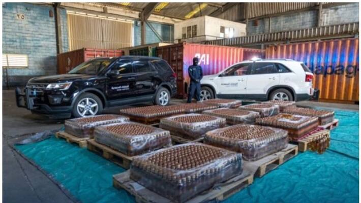 Saudi authorities seized 3600 bottles of liquor from Jeddah Islamic port Saudi authorities seized 3600 bottles of liquor from Jeddah Islamic port