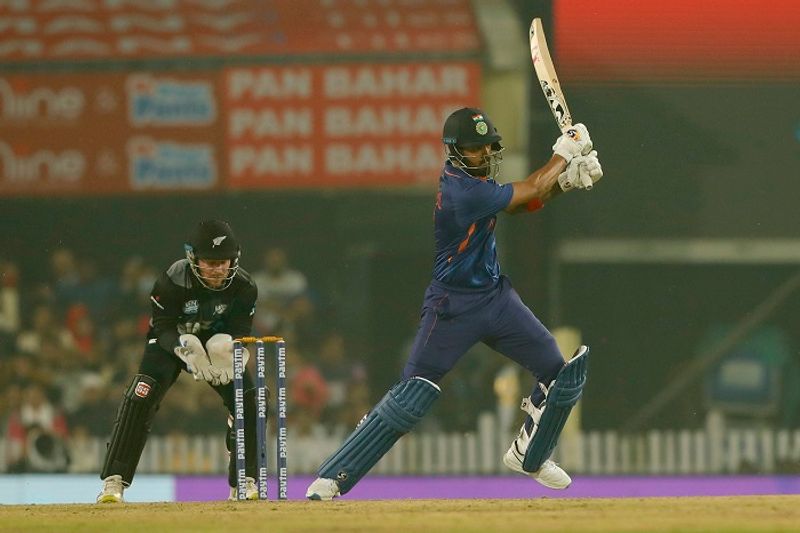 Aakash Chopra predicts KL Rahul to be the Costliest Player In upcoming IPL Mega Auction 2022