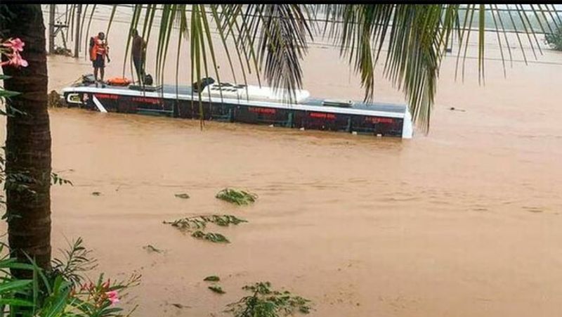 Andhra flash floods 50 passengers travelling in RTC buses washed away 12 dead pod