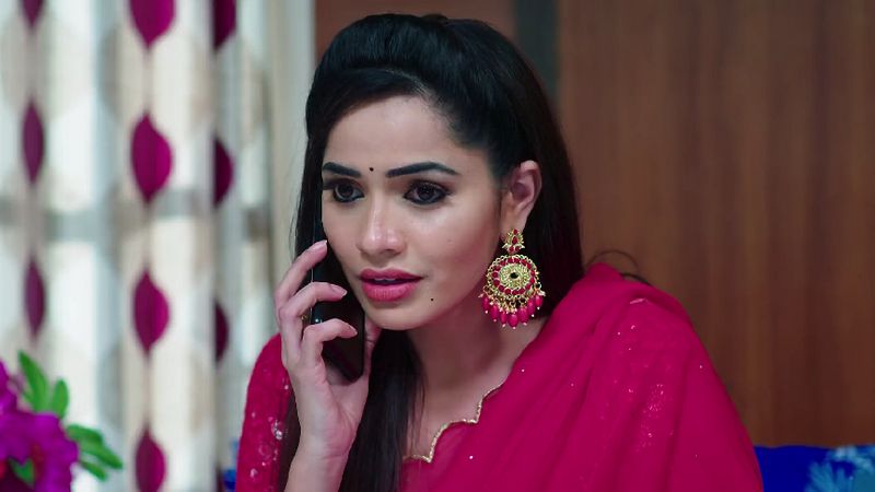Karthik lashes out at Monitha for provoking Deepa in todays Karthika deepam serial episode