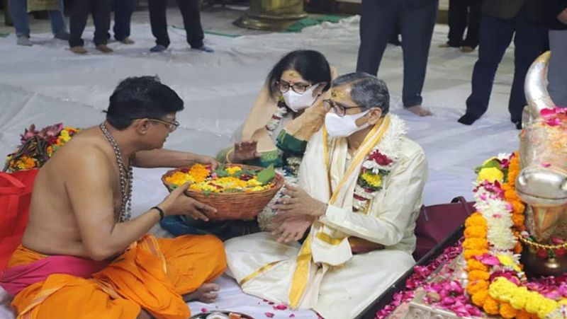MP ujjain mahakal mandir CJI NV Ramana Attended Bhasmarti Reached Airport Before Flight Hariom jal along UDT