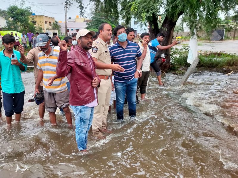 Heavy rain 27 deaths 100 missing in Andhra Pradesh