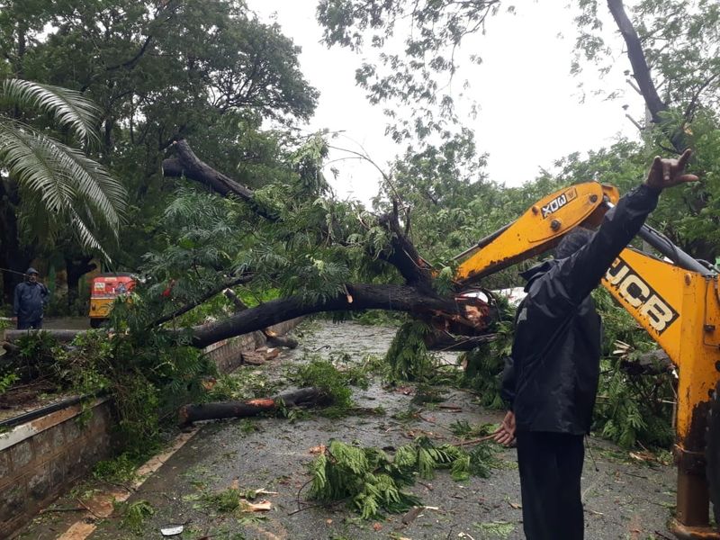 Heavy rain 27 deaths 100 missing in Andhra Pradesh