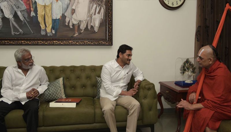 Chinajeeyar Swami Meets YS Jagan