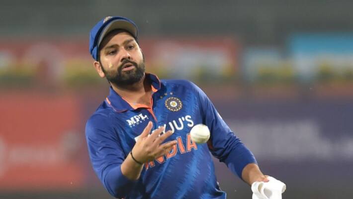 IND vs NZ 2nd T20I Watch Pitch invader stormed into the field to meet Rohit Sharma IND vs NZ 2nd T20I Watch Pitch invader stormed into the field to meet Rohit Sharma