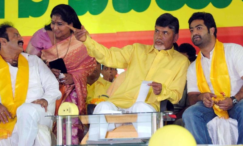 lokesh fans targets junior ntr over nara chandrababu issue