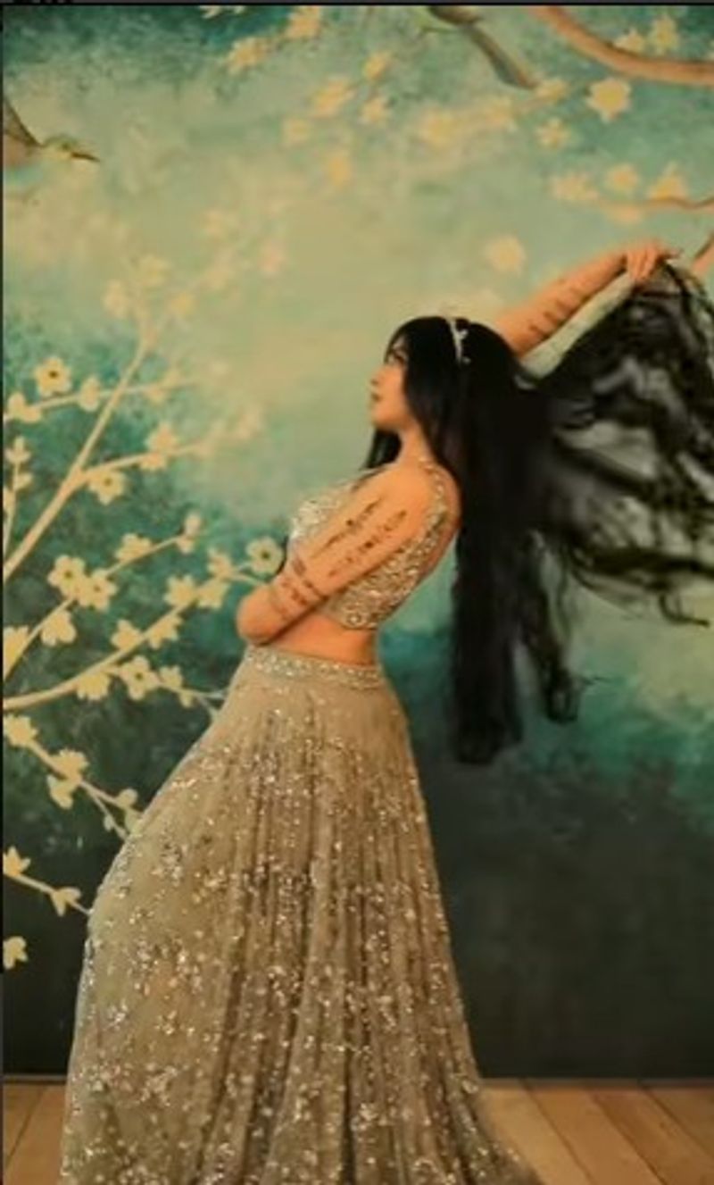 Actress adah sharma hot photo gallery