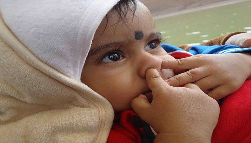 Is your child have habits of digging nose here are parenting tips