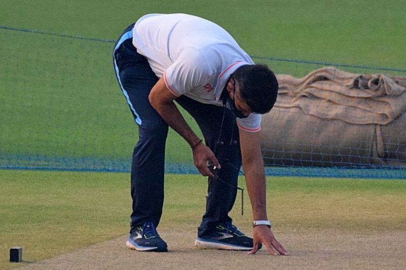 IND v NZ : Indian Coach Rahul Dravid gives Rs 35000 to Green Park's groundstaff for preparing sporting pitch