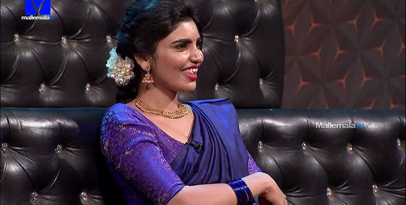 extra jabardasth varsha shocks immaniel by giving hug to nukaraju in front of him
