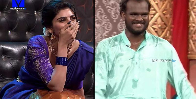 extra jabardasth varsha shocks immaniel by giving hug to nukaraju in front of him