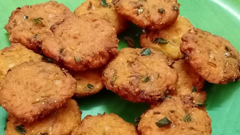 Best evening tasty snack item banana vadala full recipe and preparation details are here