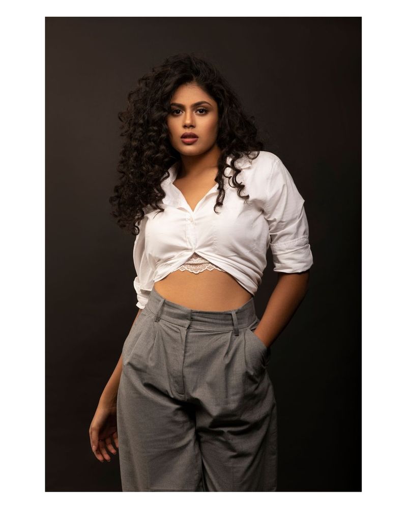 jathiratnalu fame faria abdullah mind blowing reply to netizen details here