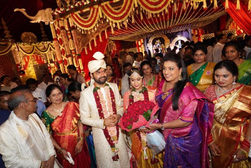 kcr and ys jagan attends to speaker pocharam srinivas reddy grand daughter wedding