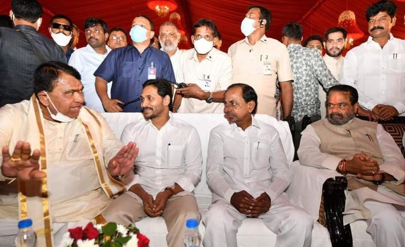 kcr and ys jagan attends to speaker pocharam srinivas reddy grand daughter wedding