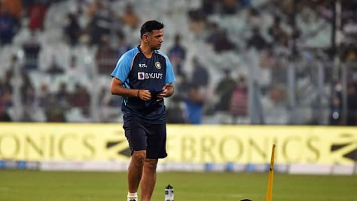 India vs New Zealand 1st Test match, Rahul Dravid and Ajinkya Rahane chose to bat first after deep inspecting the pitch in half of minute-mjs