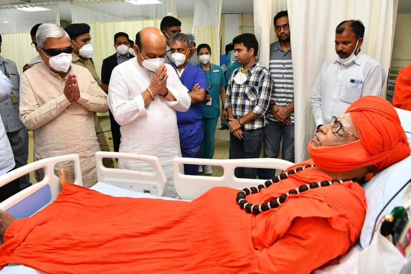 Dr Abhinava Annadaneshwara Swamiji Passed Away in Bengaluru grg