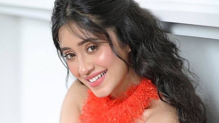 Yeh Rishta Kya Kehlata hai Shivangi Joshi will not work in Balika Vadhu 2, Rhea Sharma got the role of Aanandi kpg Yeh Rishta Kya Kehlata hai Shivangi Joshi will not work in Balika Vadhu 2, Rhea Sharma got the role of Aanandi kpg