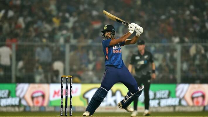 IND vs NZ 3rd T20I Watch Harshal Patel Bizarre Hit Wicket IND vs NZ 3rd T20I Watch Harshal Patel Bizarre Hit Wicket