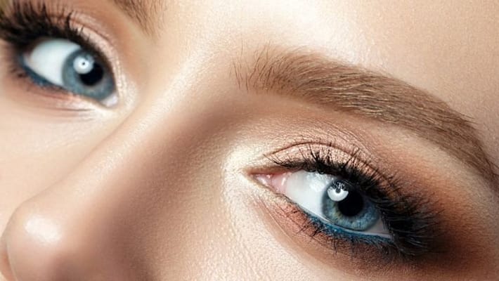 Studies show that men prefer blue eyed women Studies show that men prefer blue eyed women