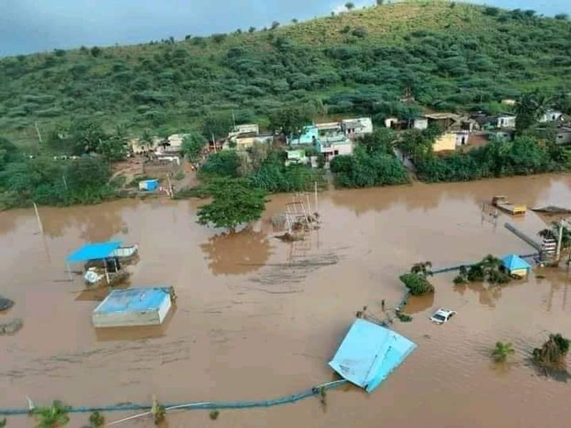500 year old Rayalacheruvu Dam in crack at Eastern Andhra