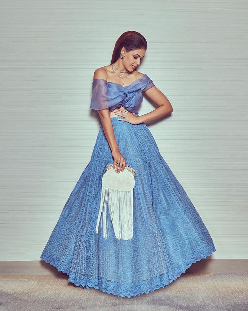 genelia latest photos in blue dress is very hot