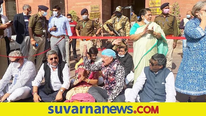 TMC stages protest outside MHA over Tripura violence after Denied appointment by Amit Shah mnj TMC stages protest outside MHA over Tripura violence after Denied appointment by Amit Shah mnj