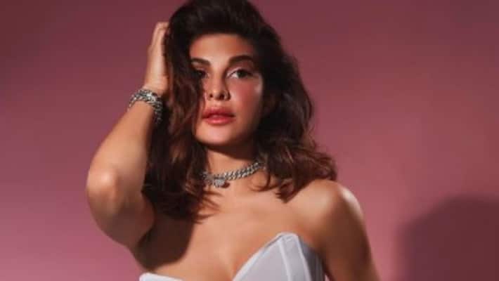 Jacqueline fernandez stopped from leaving India at Mumbai airport bsm Jacqueline fernandez stopped from leaving India at Mumbai airport bsm