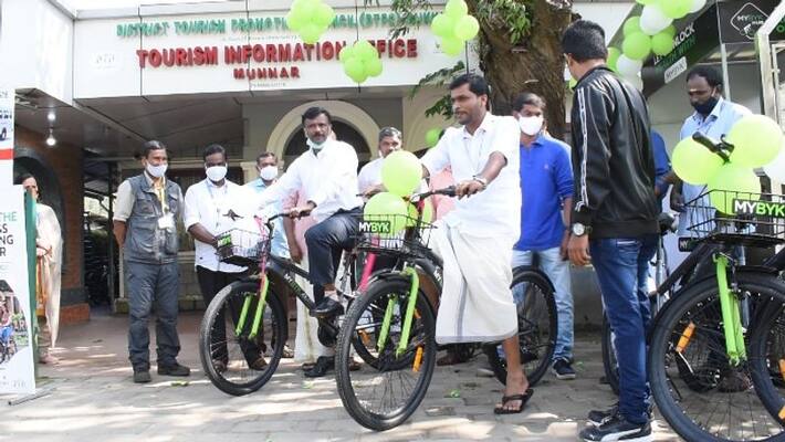 Tourists can now enjoy the beauty of Munnar by cycling Tourists can now enjoy the beauty of Munnar by cycling