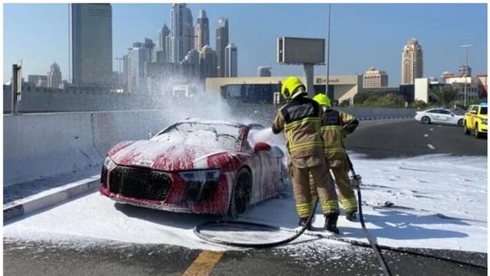 Supercar catches fire in Dubai Supercar catches fire in Dubai