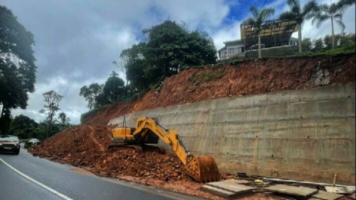 Kerala PWD builds wall 50 lakh cost for koyenco group house Kerala PWD builds wall 50 lakh cost for koyenco group house