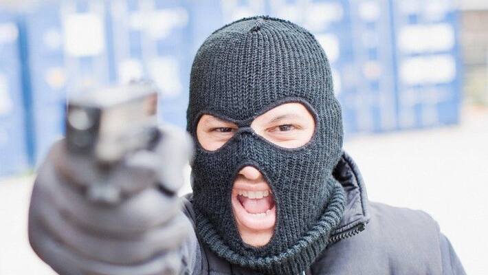 California department store looted in one Minute by Gang of 80 robbers California department store looted in one Minute by Gang of 80 robbers