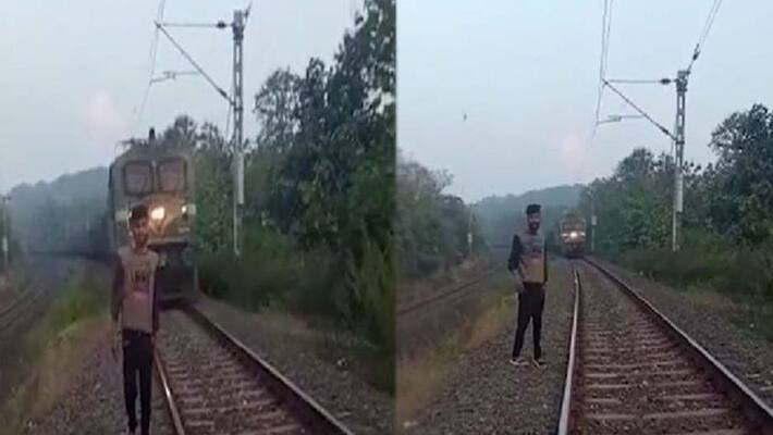 MP Man Gets Hit By Train While Shooting Video Near Tracks pod MP Man Gets Hit By Train While Shooting Video Near Tracks pod